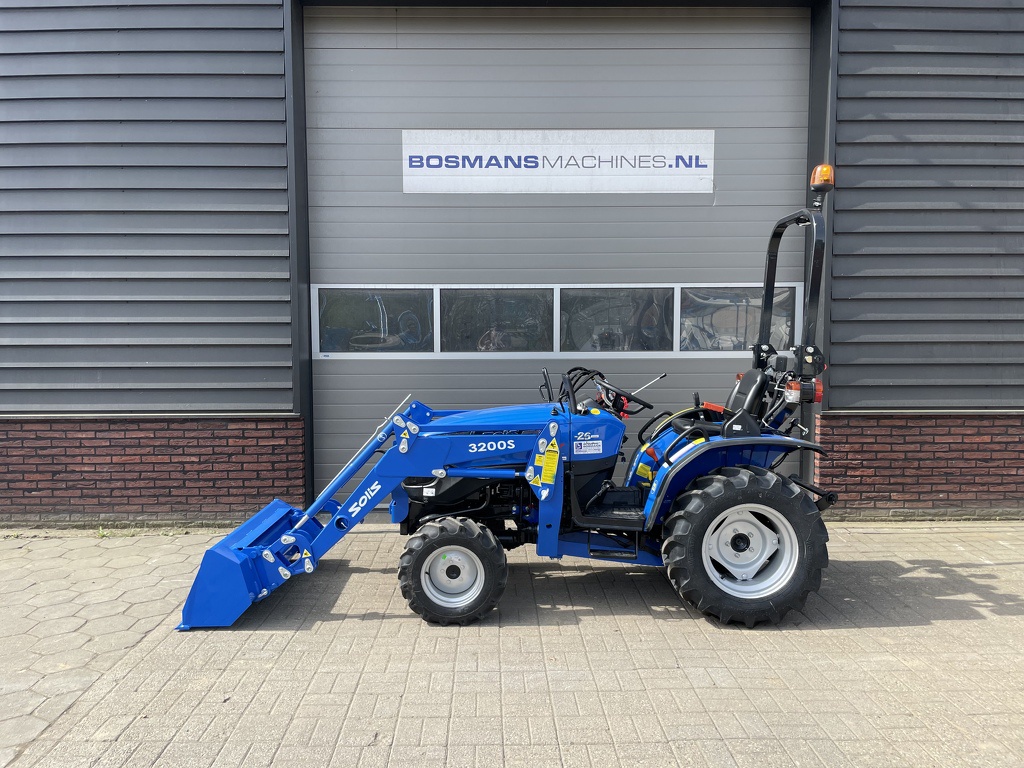 Solis 26 minitractor NIEUW + frontlader op brede agribanden