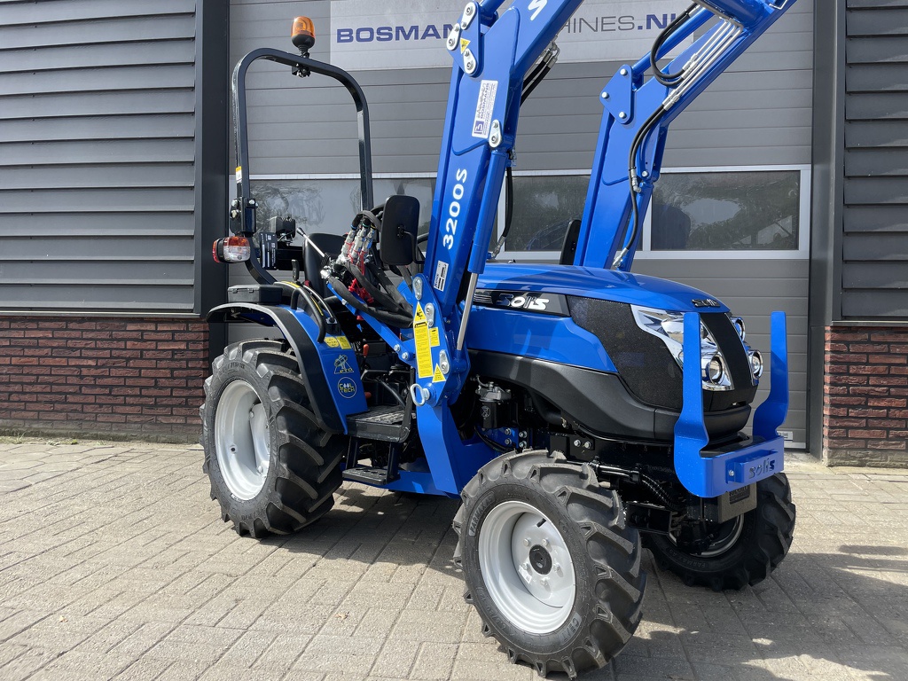 Solis 26 minitractor NIEUW + frontlader op brede agribanden