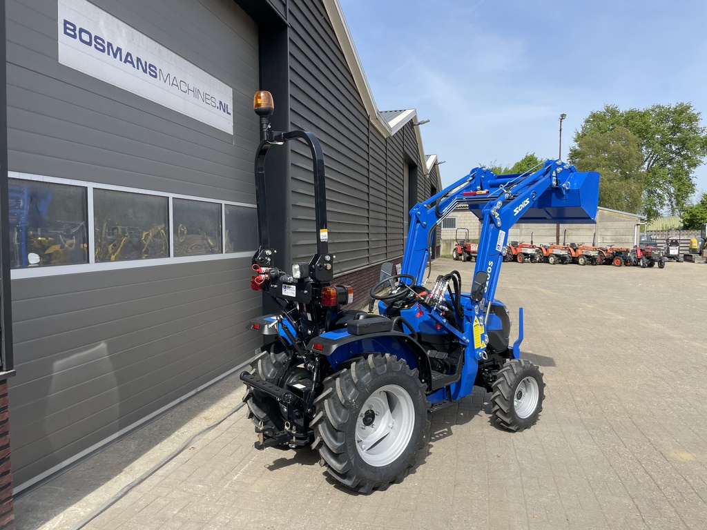 Solis 26 minitractor NIEUW + frontlader op brede agribanden