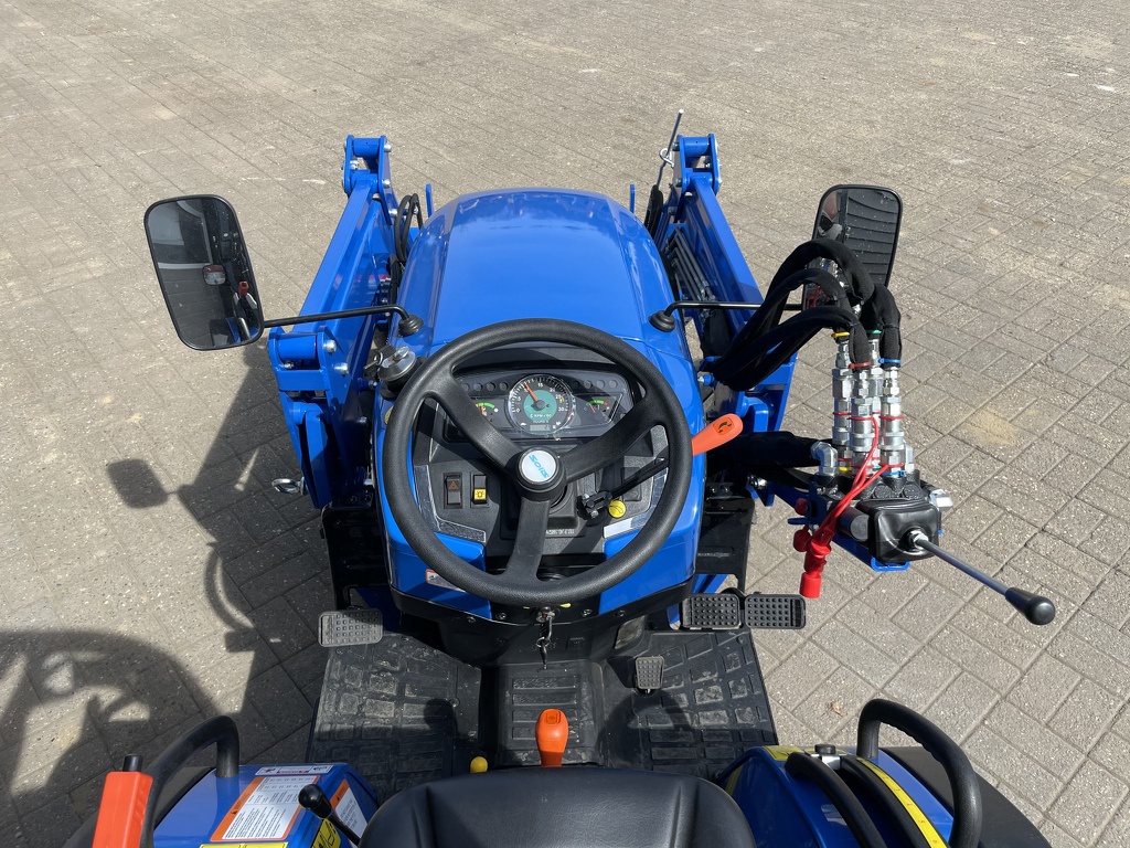 Solis 26 minitractor NIEUW + frontlader op brede agribanden