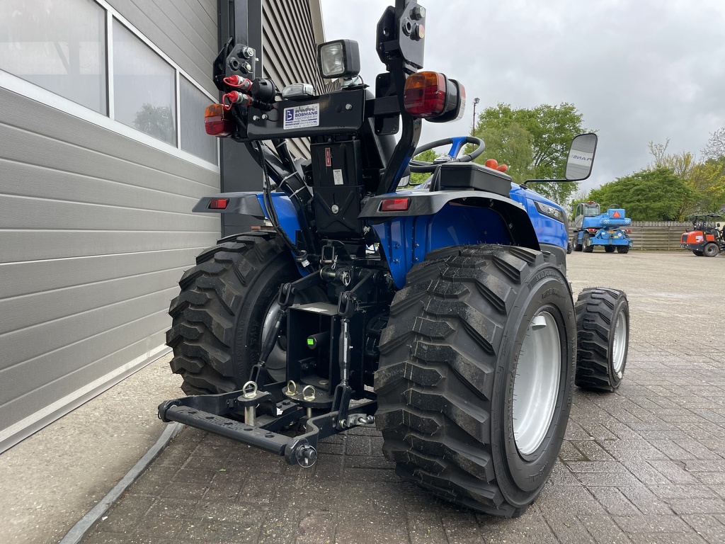 Solis 26 + minitractor NIEUW industriebanden 5 jaar GARANTIE
