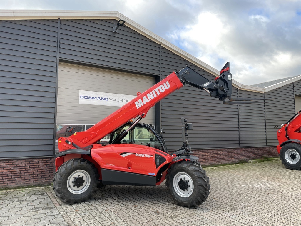 TE HUUR Manitou MT930 verreiker 9 M 3000 kg