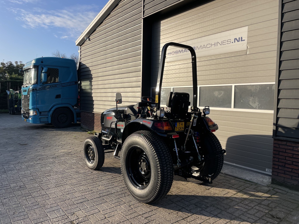 Knegt 404 BLACK edition 4WD 40 PK compact tractor NIEUW