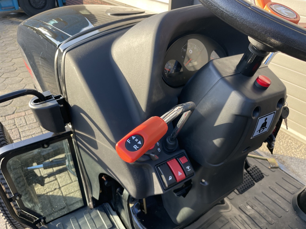 Knegt 404 BLACK edition 4WD 40 PK compact tractor NIEUW