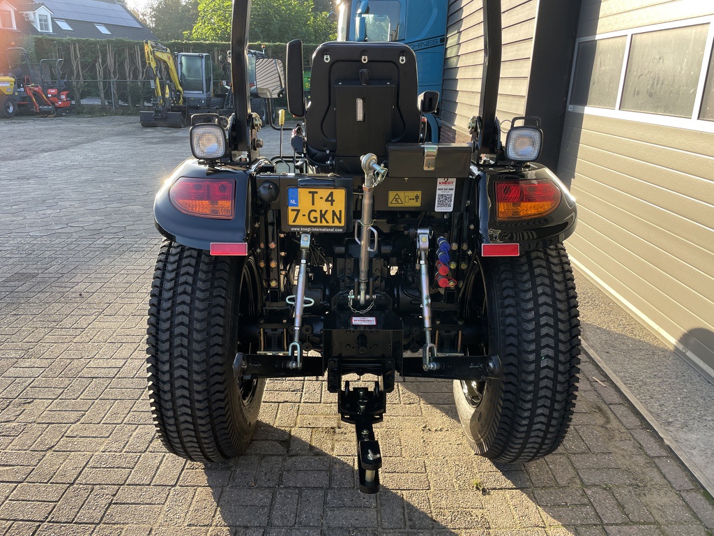 Knegt 404 BLACK edition 4WD 40 PK compact tractor NIEUW