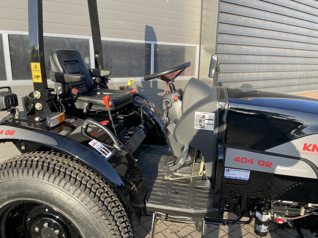 Knegt 404 BLACK edition 4WD 40 PK compact tractor NIEUW