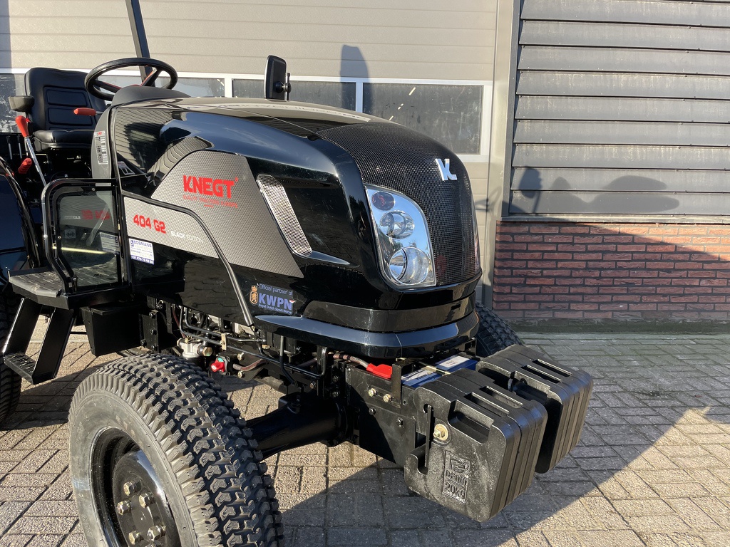 Knegt 404 BLACK edition 4WD 40 PK compact tractor NIEUW