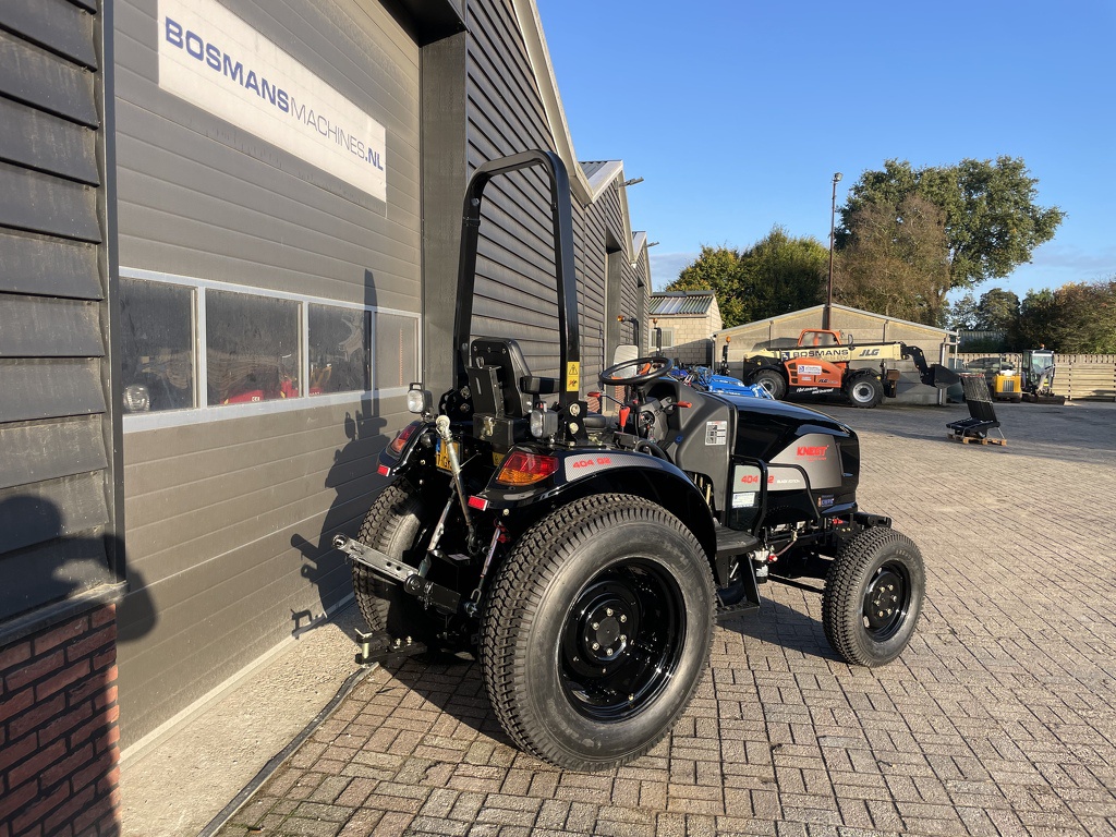 Knegt 404 BLACK edition 4WD 40 PK compact tractor NIEUW