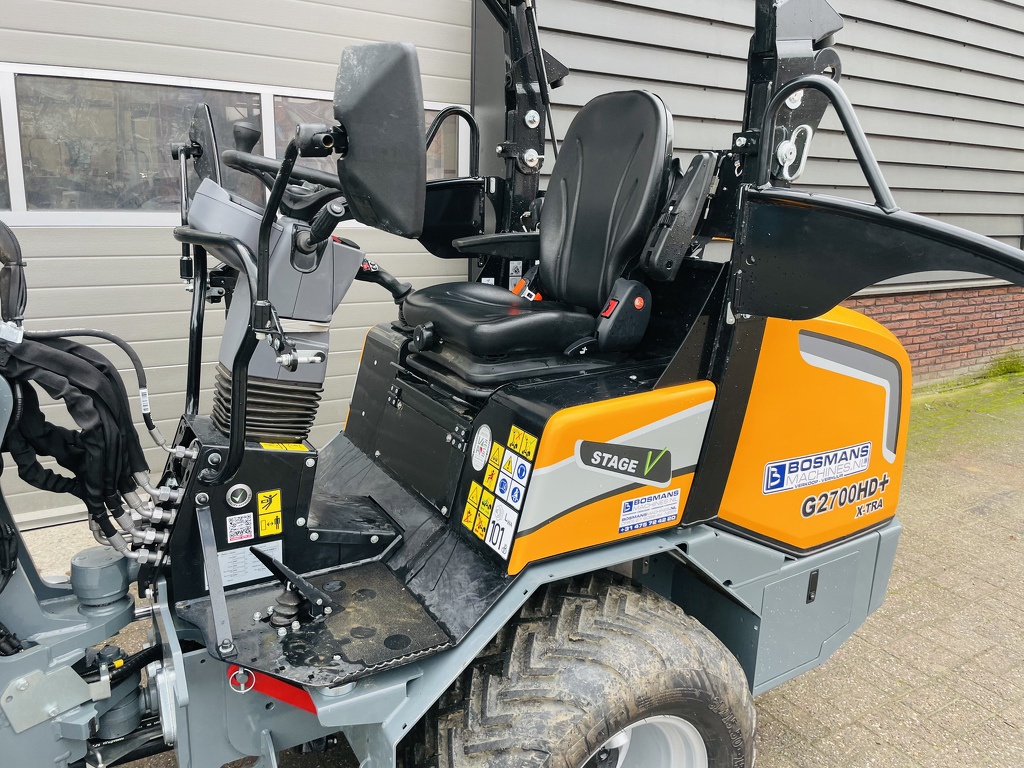 Giant G2700 HD X-TRA + minishovel / kniklader BJ 2024 260 uur