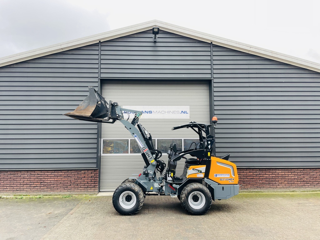 Giant G2700 HD X-TRA + minishovel / kniklader BJ 2024 260 uur