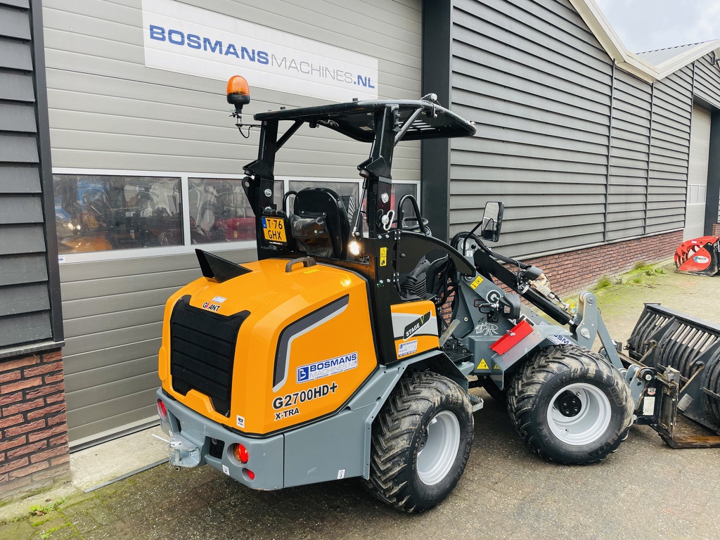 Giant G2700 HD X-TRA + minishovel / kniklader BJ 2024 260 uur