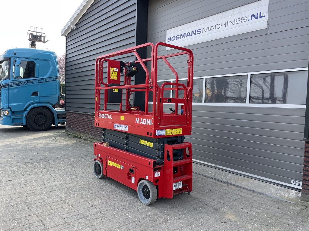 Magni ES0807 AC schaarhoogwerker BJ 2023 26 uur