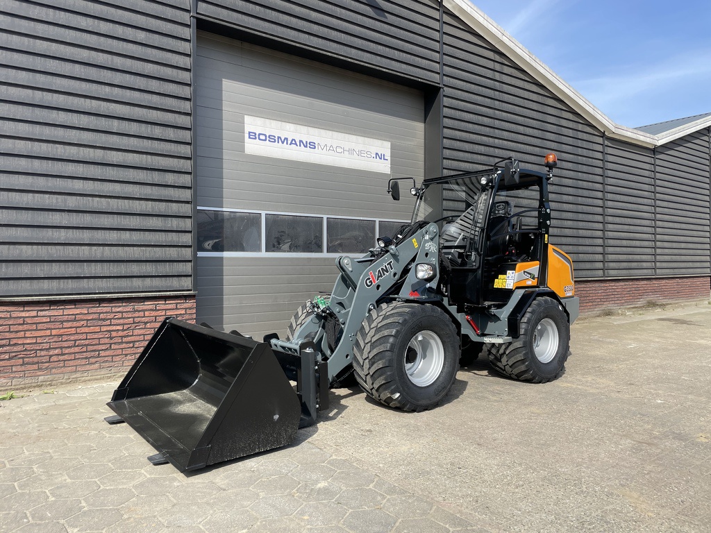Giant G3500 shovel NIEUW €795 LEASE