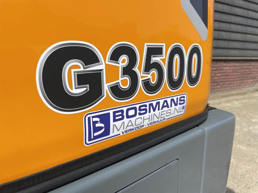 Giant G3500 shovel NIEUW €795 LEASE