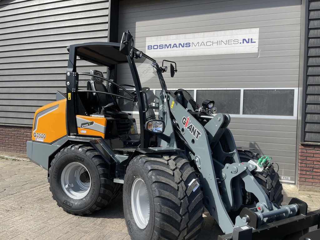 Giant G3500 shovel NIEUW €795 LEASE