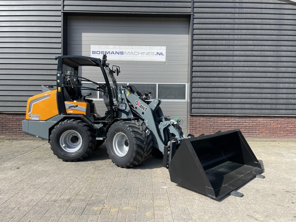 Giant G3500 shovel NIEUW €795 LEASE