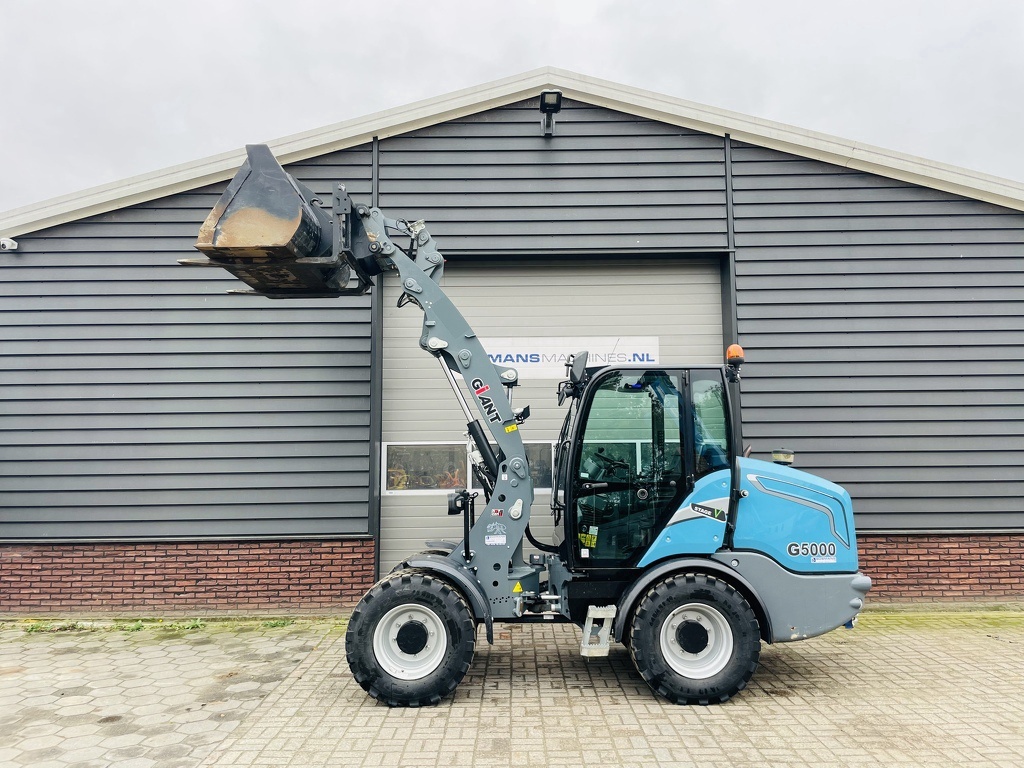 TE HUUR Giant G5000 5 T shovel / kniklader