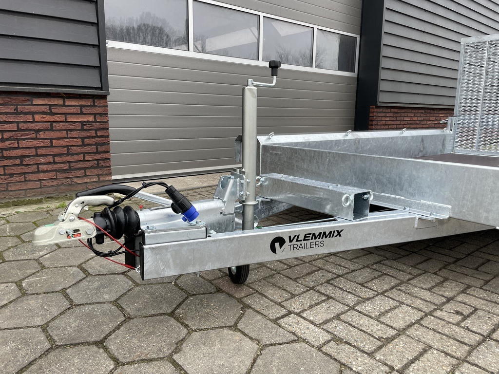 TE HUUR Vlemmix machinetransporter 2700 kg