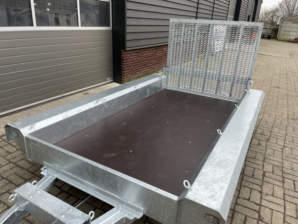 TE HUUR Vlemmix machinetransporter 2700 kg