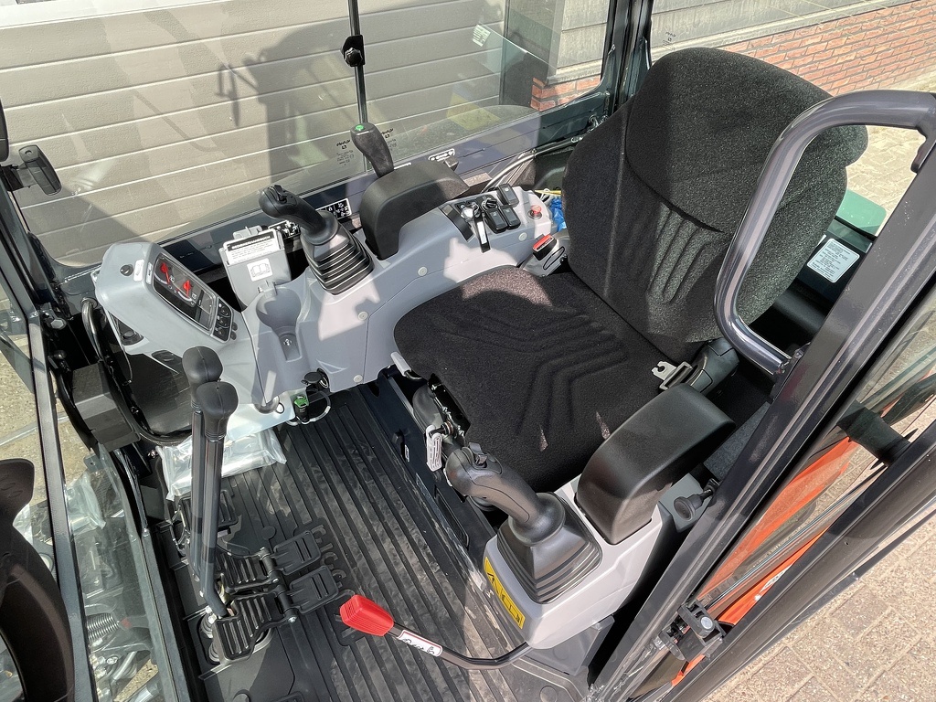 Kubota KX027 KX27 HI-SPEC minigraver NIEUW €599 LEASE