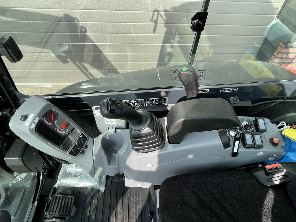 Kubota KX027 KX27 HI-SPEC minigraver NIEUW €599 LEASE