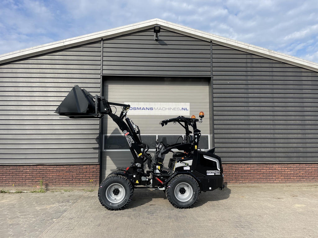 Giant G2700 X-TRA HD + minishovel NIEUW black edition