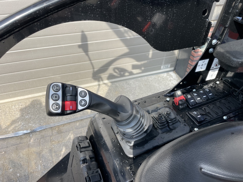 Giant G2700 X-TRA HD + minishovel NIEUW black edition