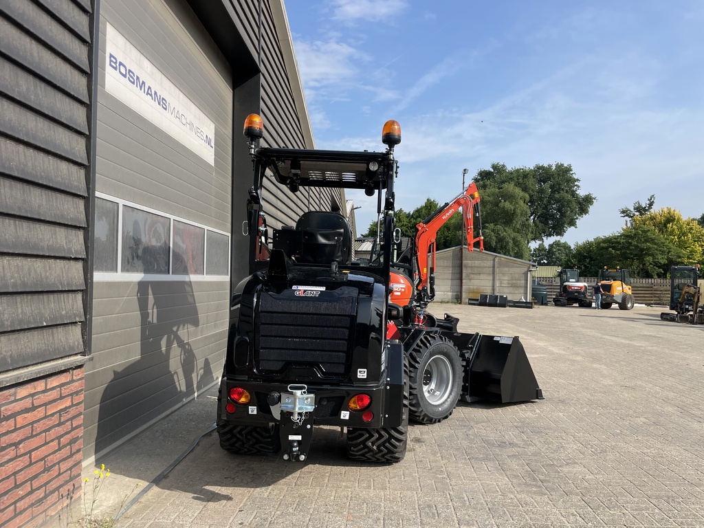 Giant G2700 X-TRA HD + minishovel NIEUW black edition