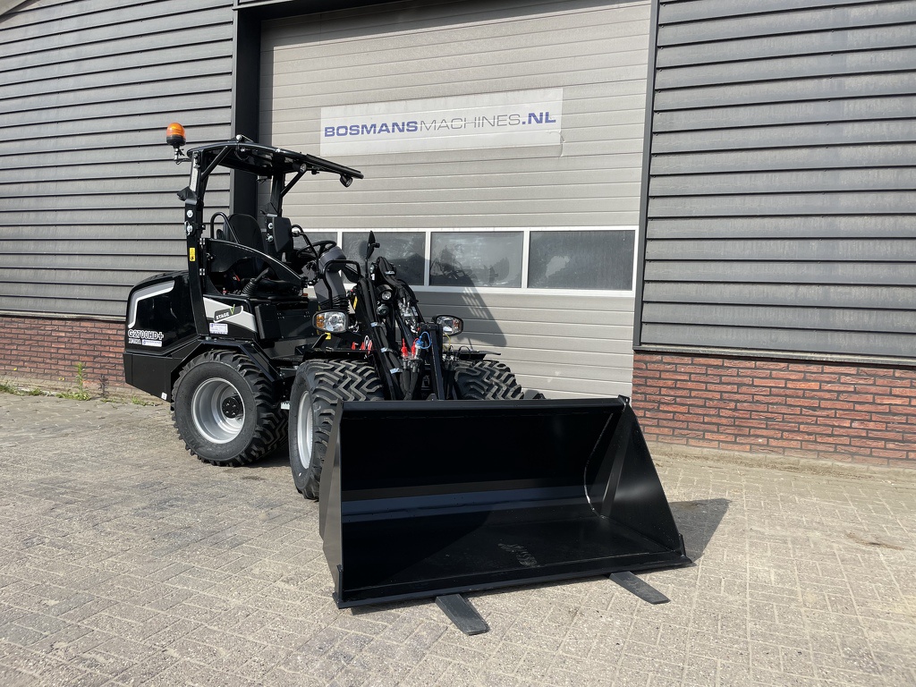 Giant G2700 X-TRA HD + minishovel NIEUW black edition