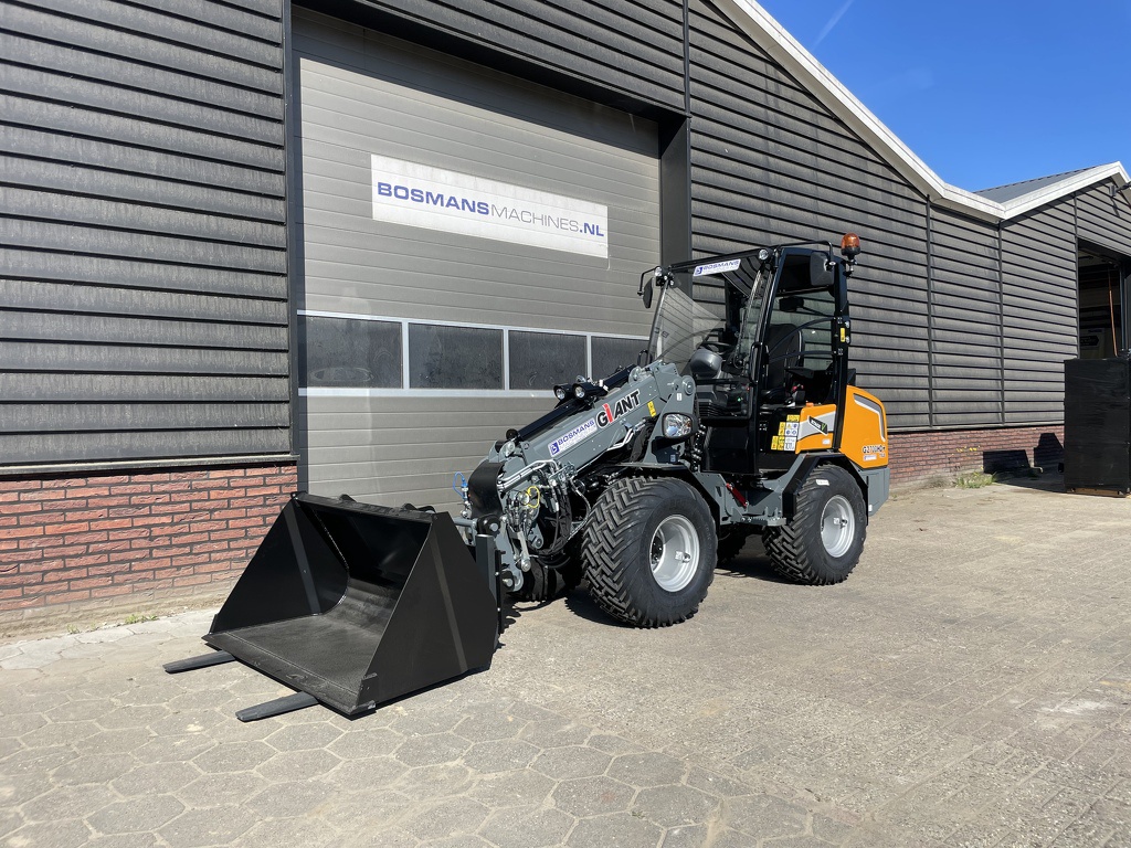 Giant G2700 TELE HD+ minishovel NIEUW €835 LEASE
