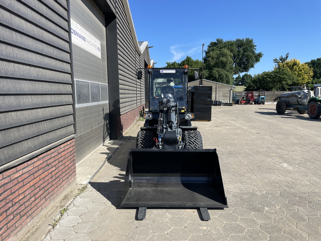 Giant G2700 TELE HD+ minishovel NIEUW €835 LEASE