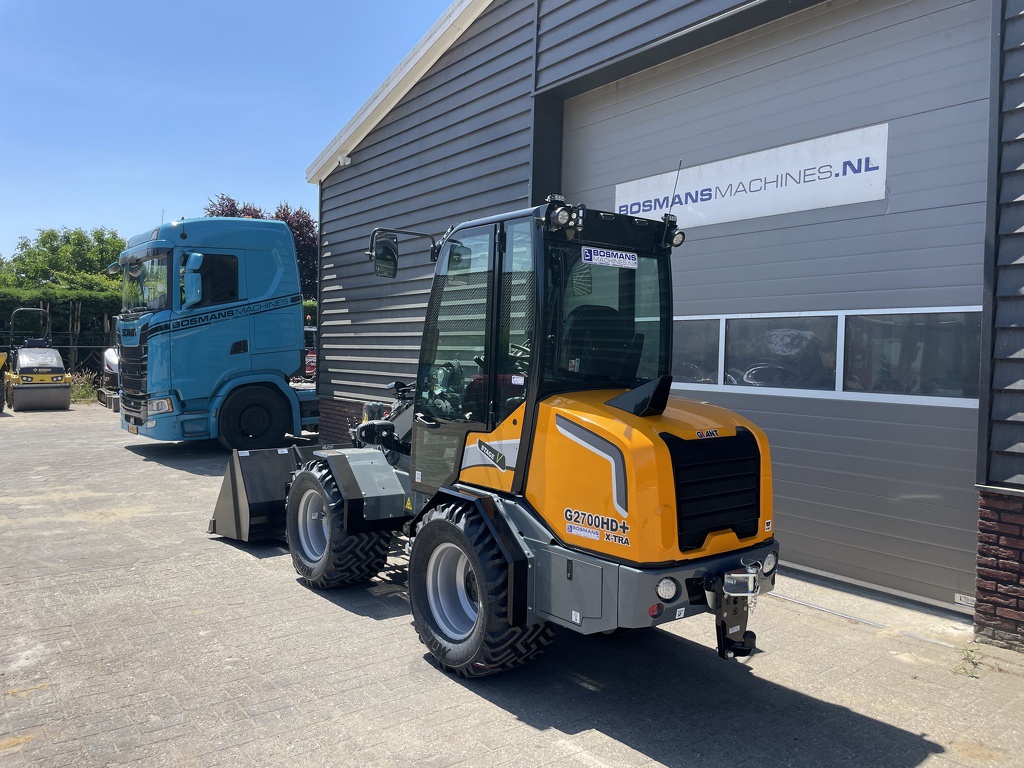 Giant G2700 X-TRA HD+ CABINE minishovel NIEUW