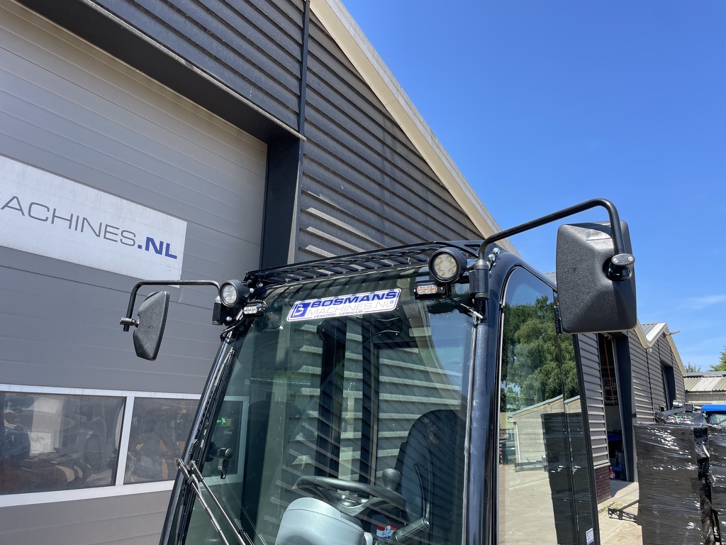 Giant G2700 X-TRA HD+ CABINE minishovel NIEUW