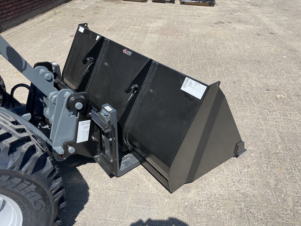 Giant G2700 X-TRA HD+ CABINE minishovel NIEUW