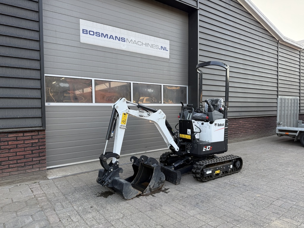 Bobcat E10 z minigraver 2025 28 uur DEMO