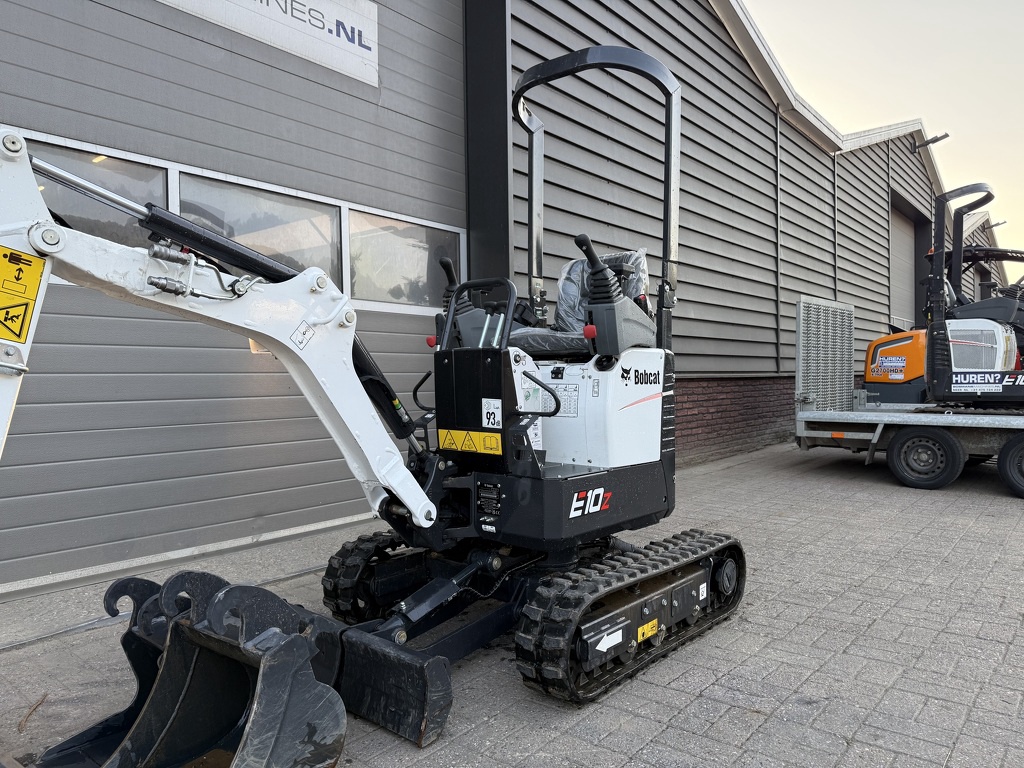 Bobcat E10 z minigraver 2025 28 uur DEMO