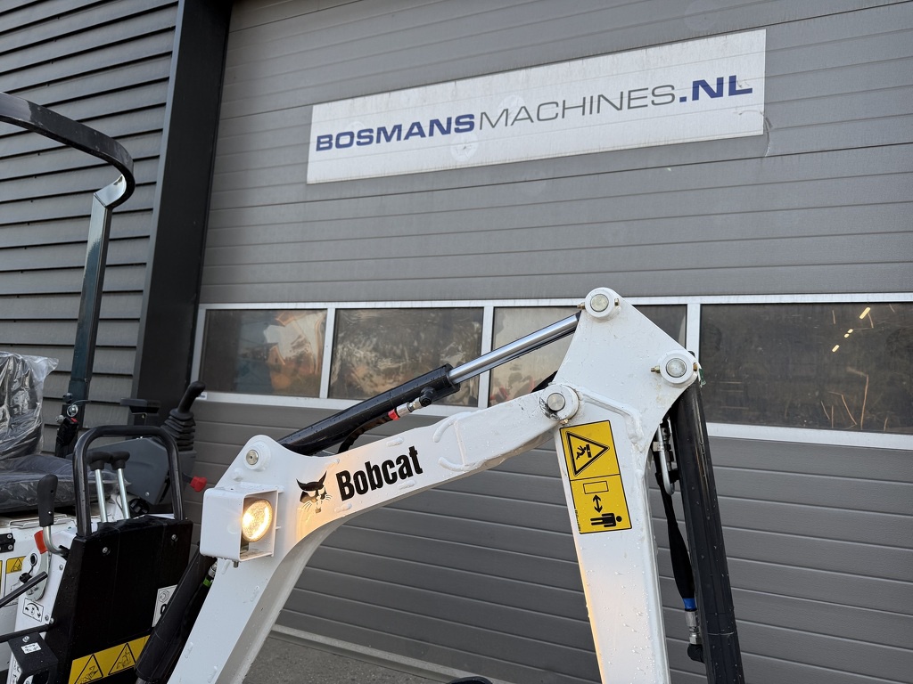Bobcat E10 z minigraver 2025 28 uur DEMO