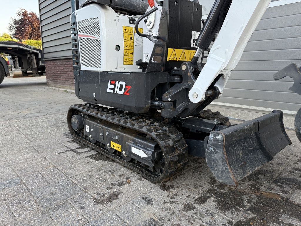 Bobcat E10 z minigraver 2025 28 uur DEMO