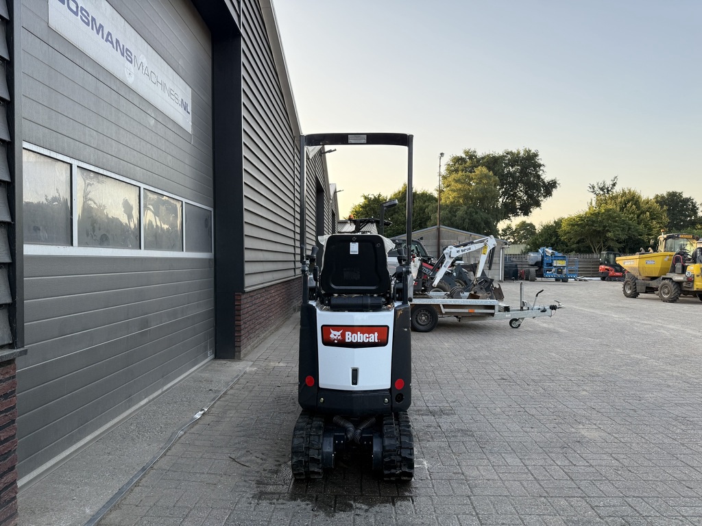 Bobcat E10 z minigraver 2025 28 uur DEMO