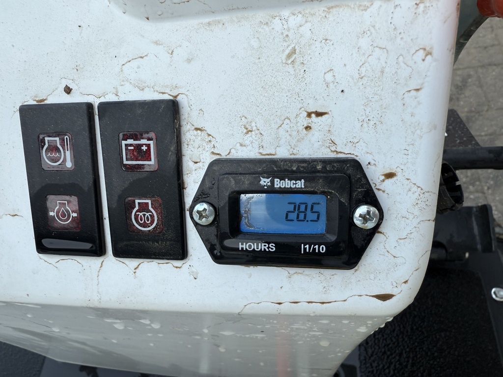 Bobcat E10 z minigraver 2025 28 uur DEMO
