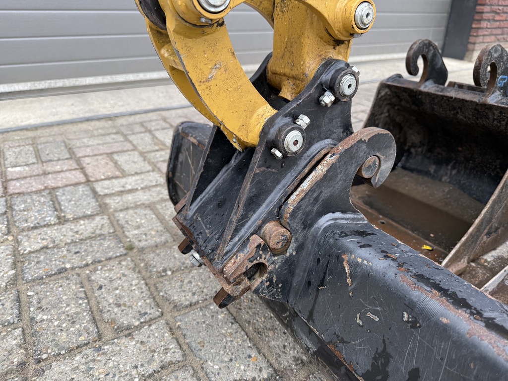 Caterpillar 300.9 minigraver BJ 2021