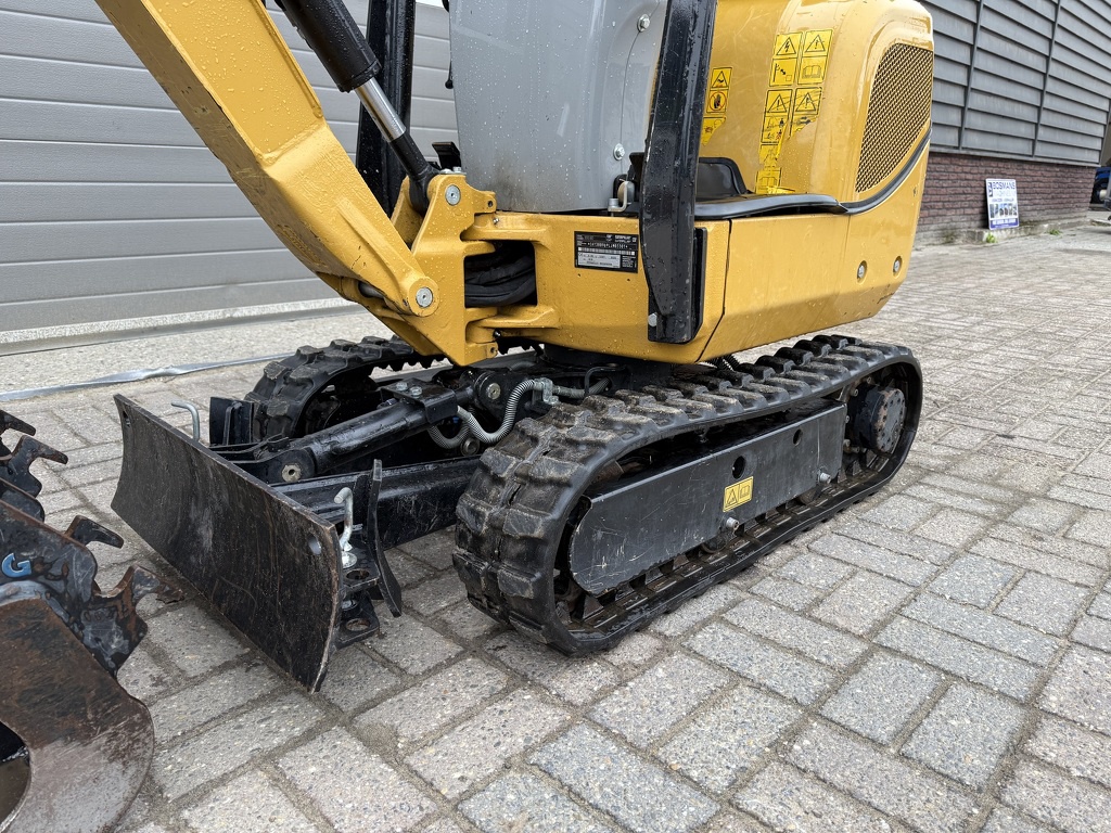 Caterpillar 300.9 minigraver BJ 2021