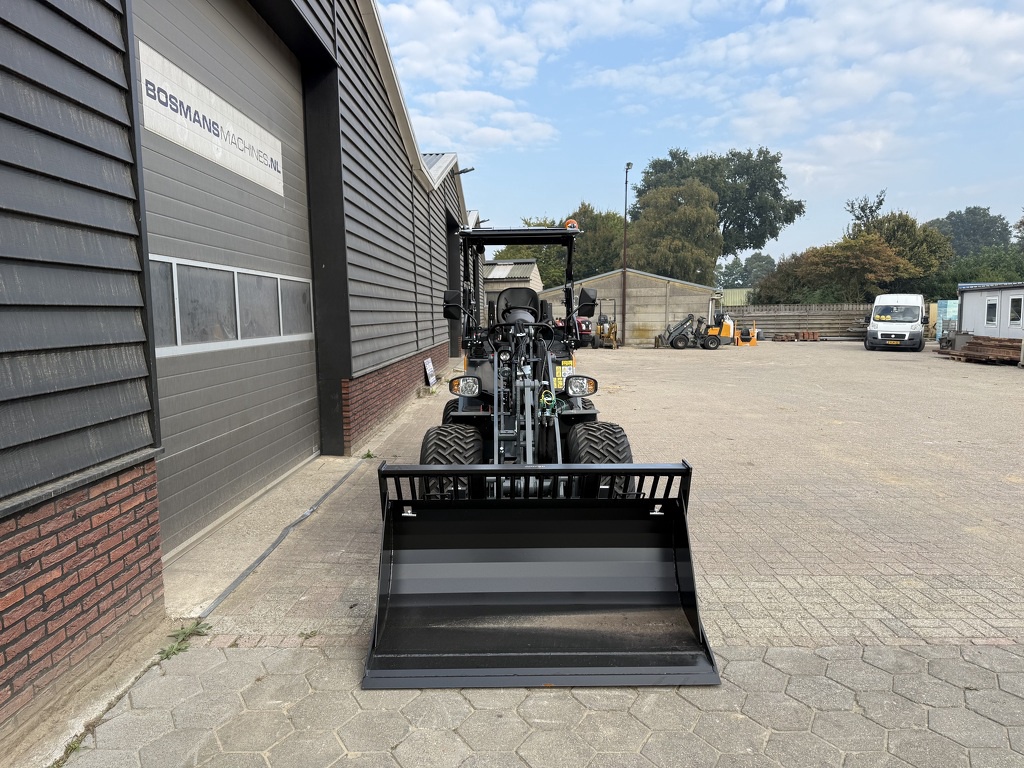 Giant G2700 HD X-TRA + minishovel / kniklader NIEUW