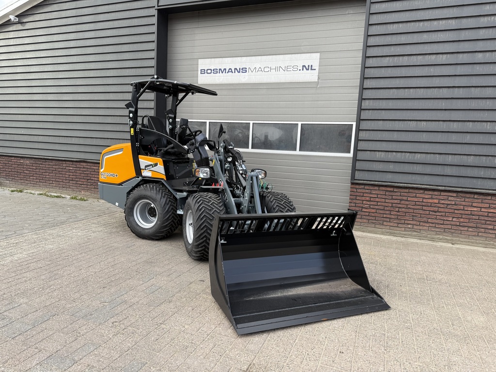 Giant G2700 HD X-TRA + minishovel / kniklader NIEUW