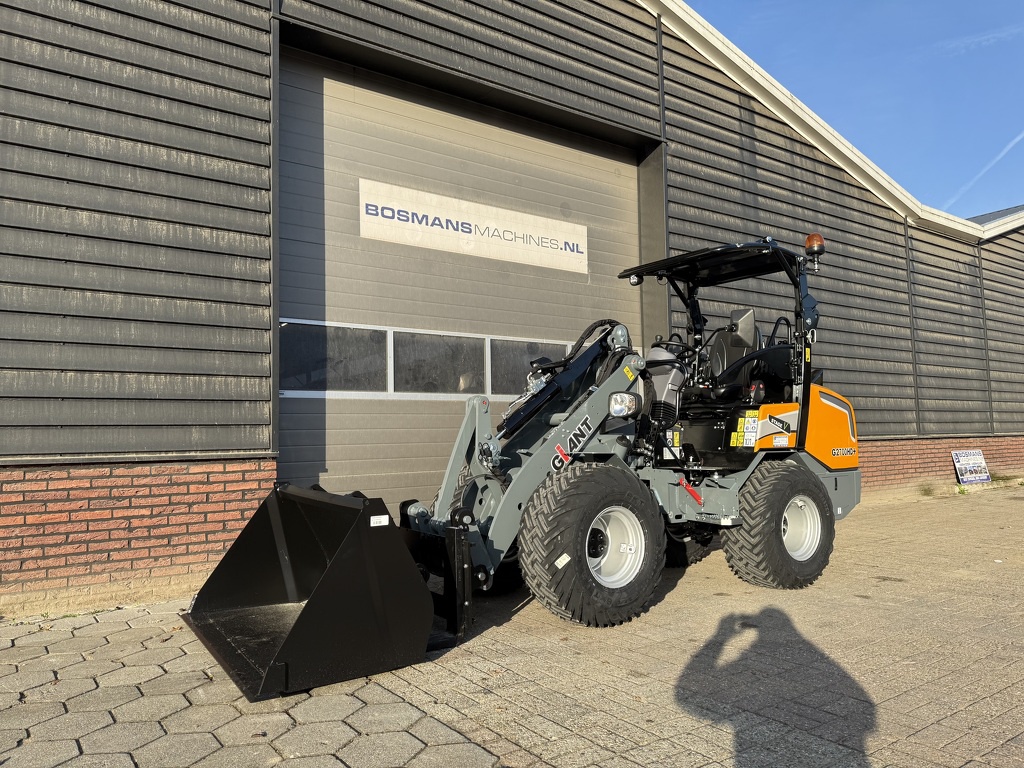 Giant G2700 HD + minishovel / kniklader NIEUW €665 LEASE
