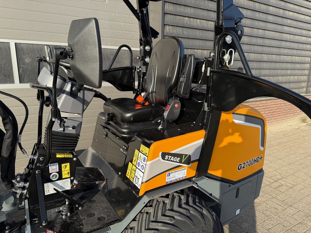 Giant G2700 HD + minishovel / kniklader NIEUW €665 LEASE