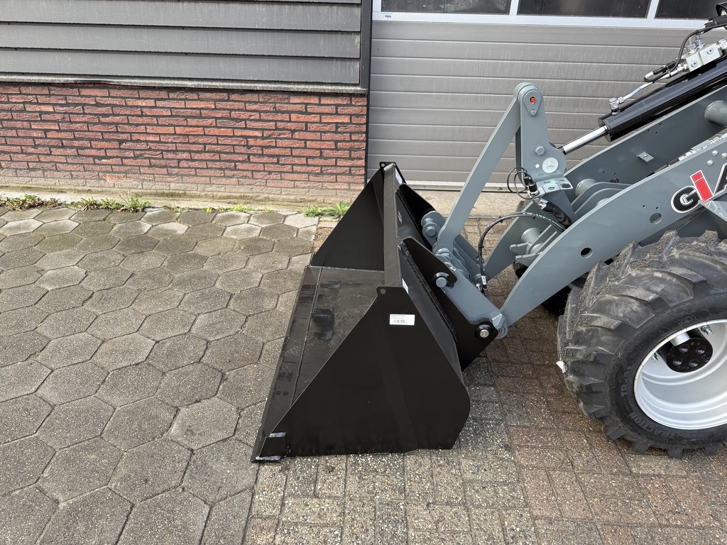 Giant G2700 HD + minishovel / kniklader NIEUW