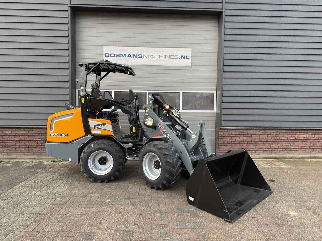 Giant G2700 HD + minishovel / kniklader NIEUW