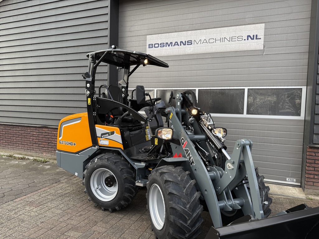 Giant G2700 HD + minishovel / kniklader NIEUW