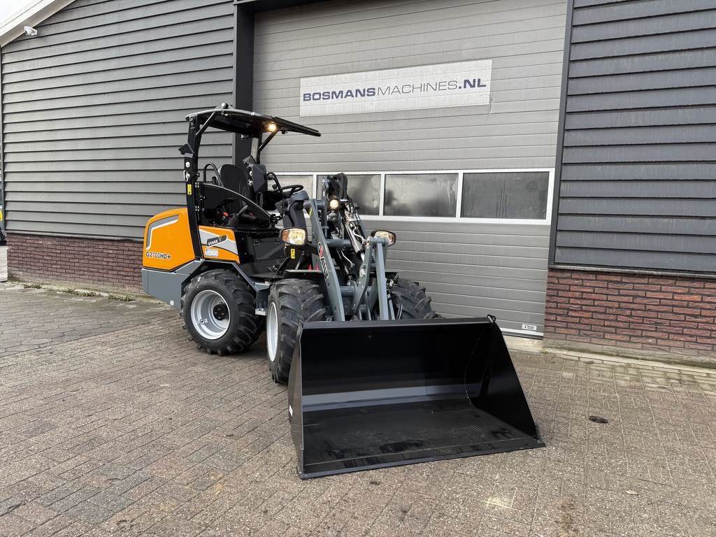 Giant G2700 HD + minishovel / kniklader NIEUW